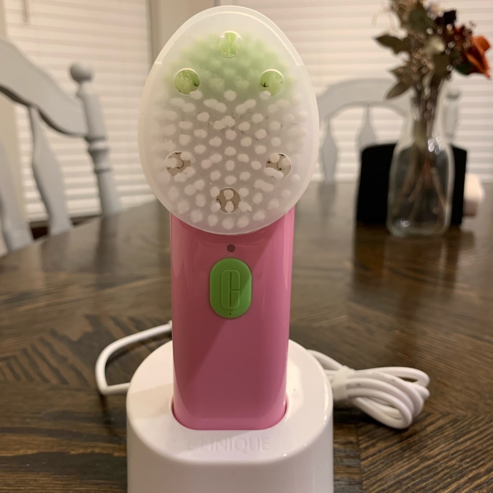 Limited Edition CLINIQUE Sonic System Purifying Cleansing Brush